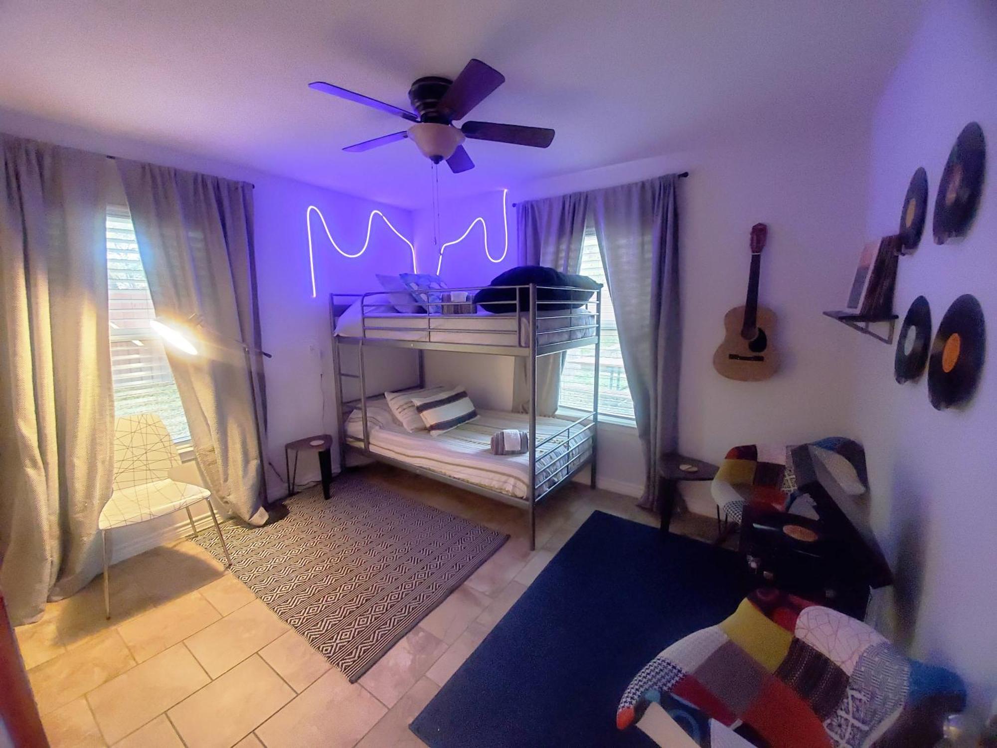 Austin Uncommon Room Rentals Exterior photo